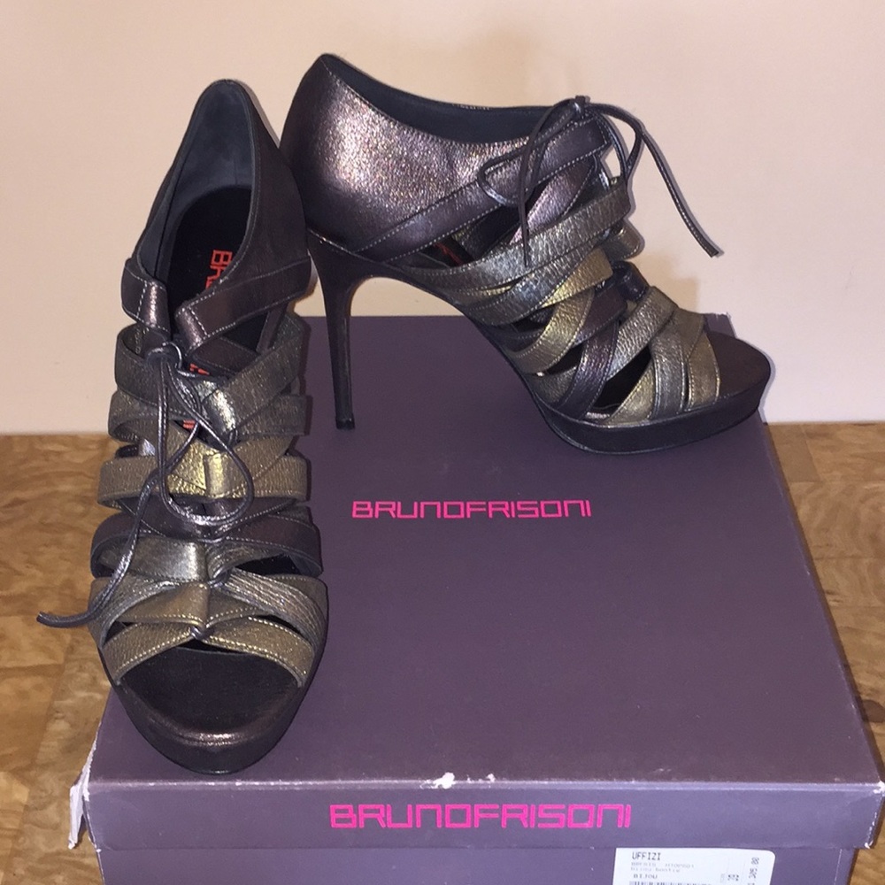 Women’s shoes